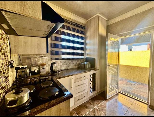 4 BEDROOM HOUSE FOR SALE IN VANDERBIJLPARK CE 3